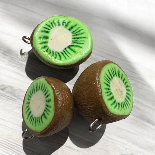 Kiwi half 3D Charm