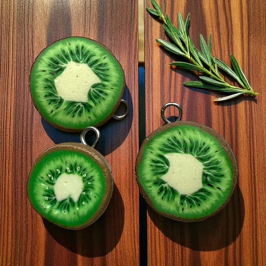 Kiwi Charm (larger)