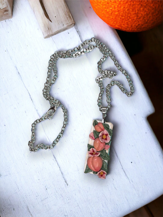 She’s a Peach Column Pendant