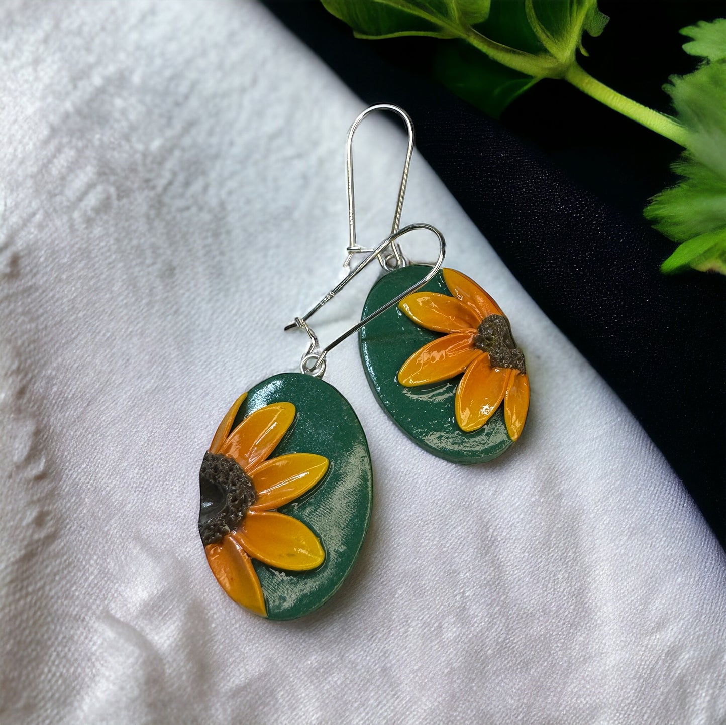 Sunflower Peek Earrings